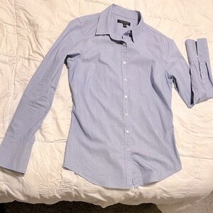 Banana Republic Riley Tailored Fit Button Down Blue Size 6